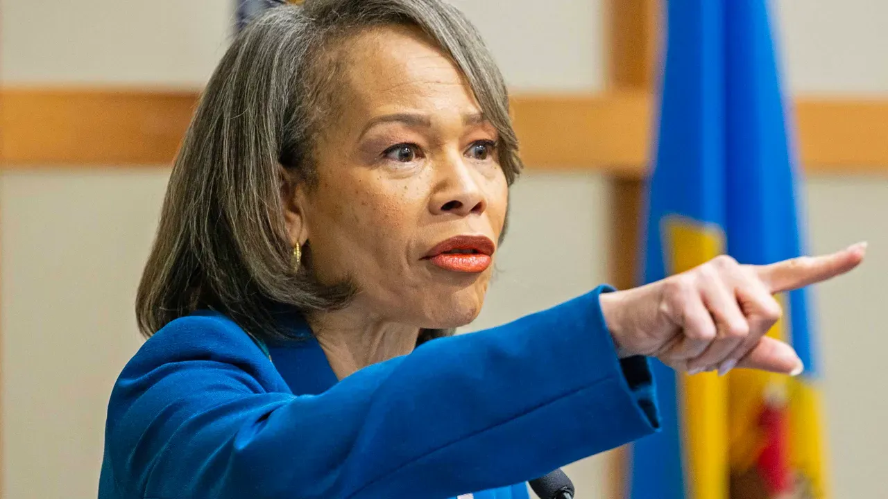 Senator Tries to Corner EEOC Pick on Trans Policy—Gets Schooled in Law post image